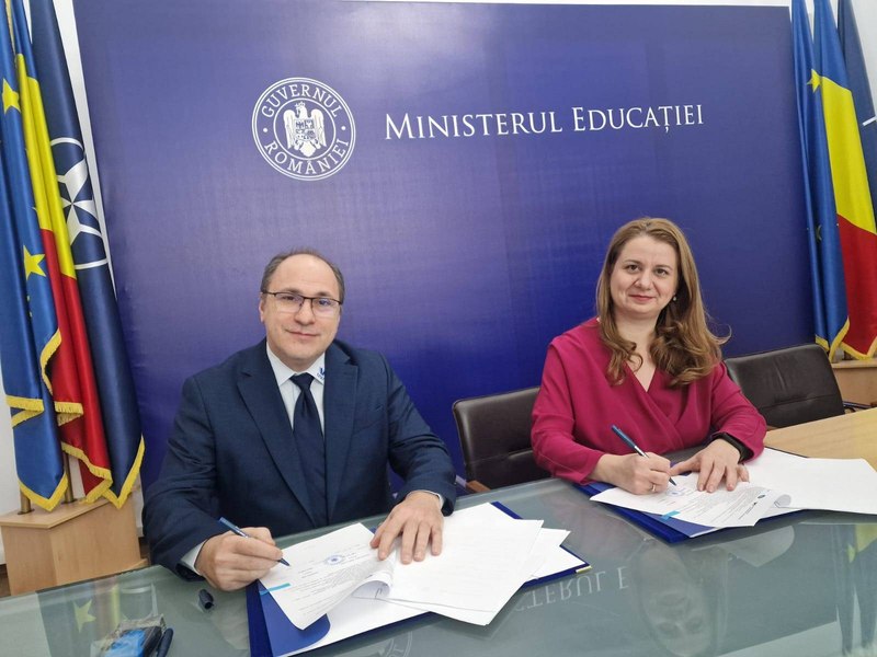 Profesorii ar putea primi cu 50% mai mult la plata cu ora, din toamnă. Ministrul Educației caută soluții