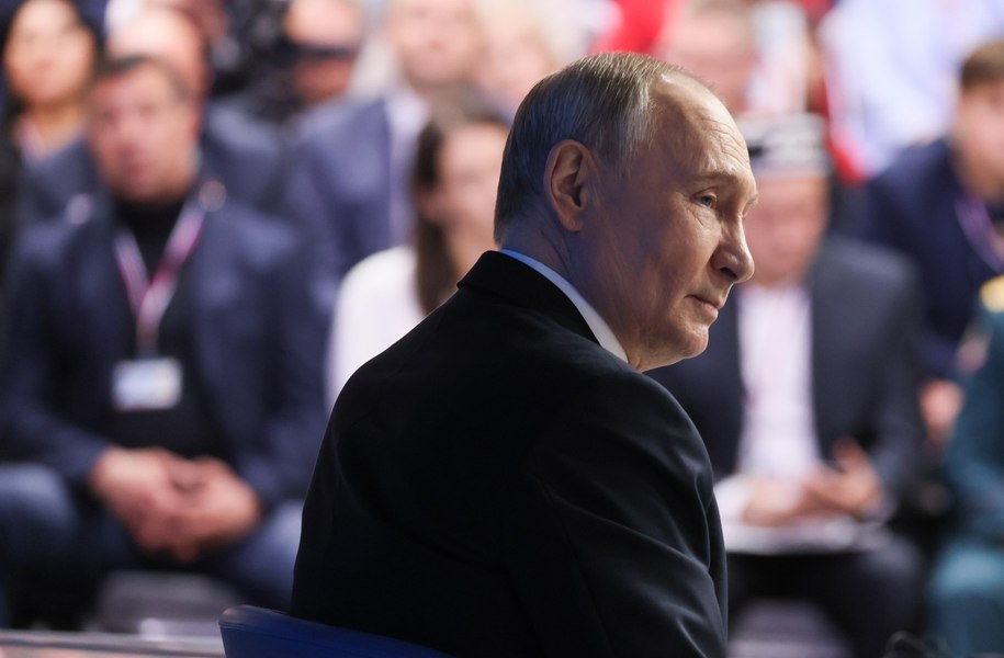 Putin s-a întâlnit cu oligarhii ruși ca să facă rost de bani pentru continuarea războiului din Ucraina. Kremlinul neagă: „Nu a fost iniţiativa preşedintelui”