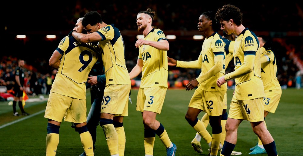 Radu Drăgușin le-a închis gura fanilor în remiza scoasă de Tottenham pe terenul lui Liverpool