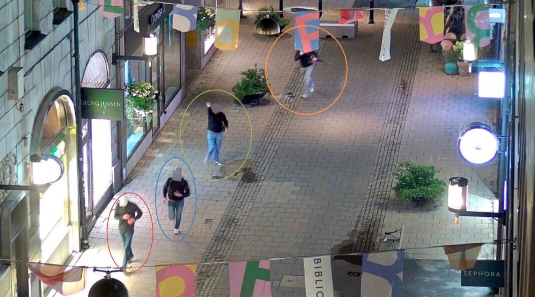 RAPORT Extremismul de dreapta câștigă teren în rândul tinerilor suedezi cu șase luni înainte de alegeri / Tendință pe Tik Tok în rândul adolescenților: pozează pe mopede cu sloganul ”Urăsc evreii, iubesc fetele”