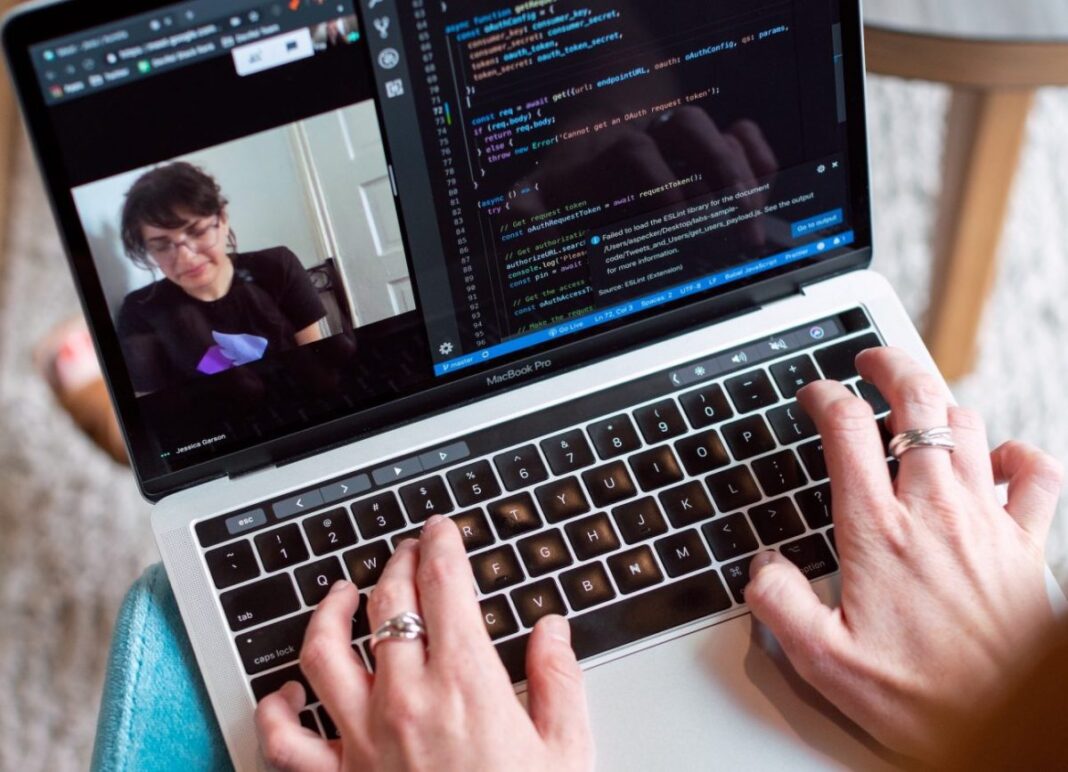 Războiul din Iran i-a trimis în telemuncă pe angajaţii din Asia de Sud-Est