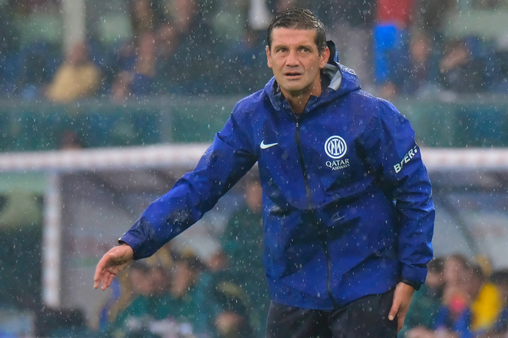 Revoluție la Inter: Chivu schimbă opt jucători în semifinala de Cupa Italiei cu Como