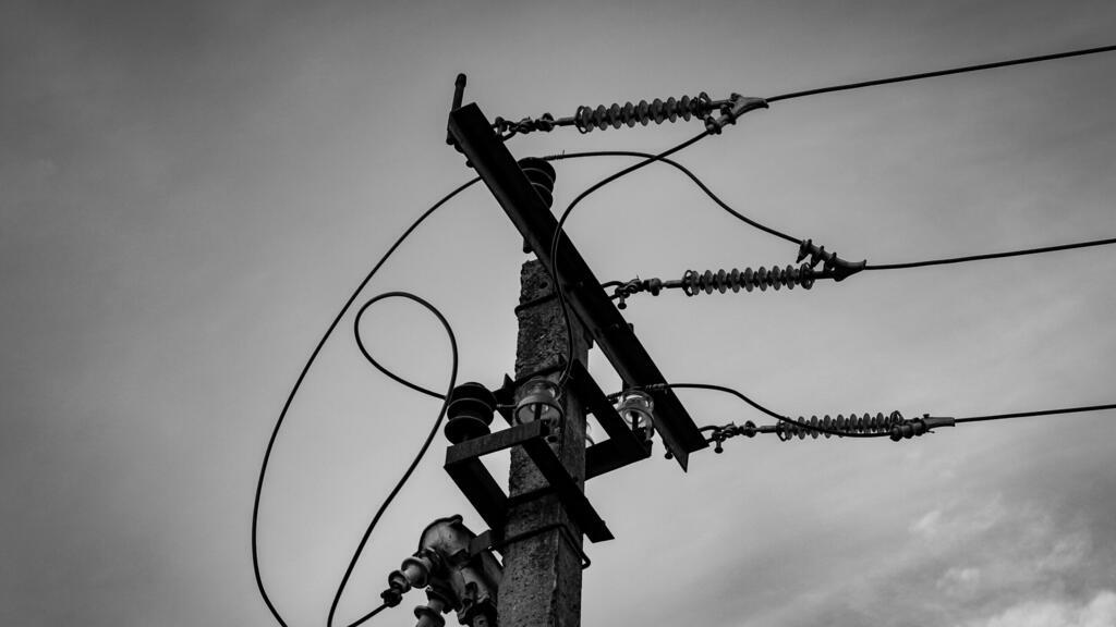 RFI: Stare de urgență în energie: riscuri de deconectări după ce dronele rusești au țintit principala linie electrică a R. Moldova