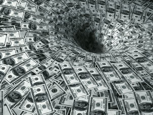 Românii recunosc riscul, dar evită soluţia. Responsabilitatea se poate amâna, dar costurile nu