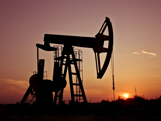Scenariul de coşmar: dacă se ajunge la stocurile minime de petrol şi carburanţi, cine este alimentat primul şi cine este tăiat de pe listă? Bonus: unele dintre stocurile de rezervă sunt pe hârtie, nu toate cantităţile sunt depozitate fizic, jumătate sunt peste hotare
