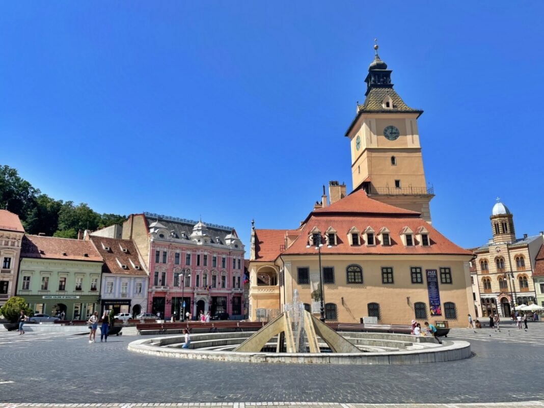 Se vinde Radio Brașov, cel mai vechi post de radio din județ /  „Singura noastră dorință este să se păstreze brandul” / El aparține lui Aristotel Căncescu și al fostei soții / Fost lider PNL, Căncescu a fost închis pentru corupție