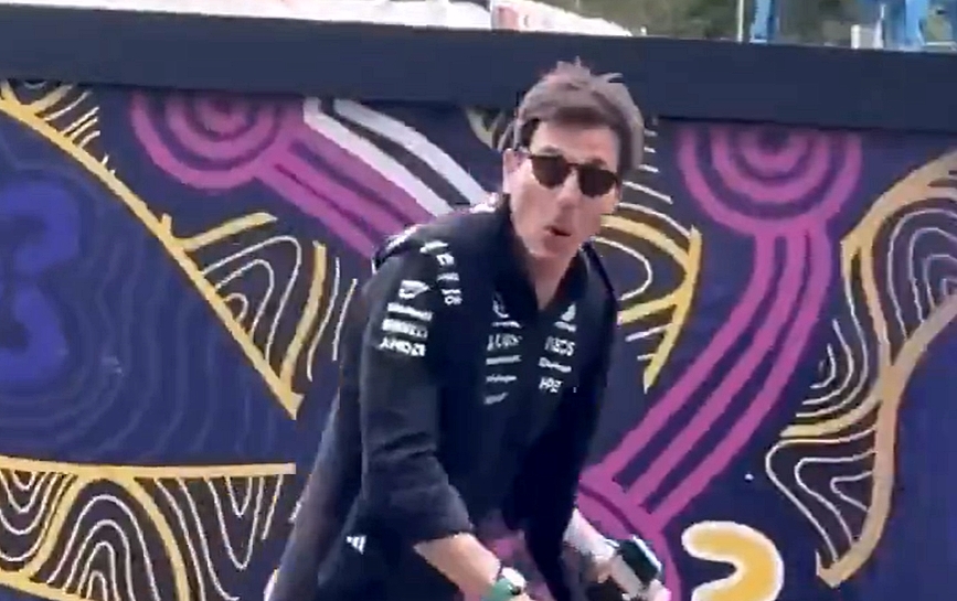 Șeful Mercedes, protagonistul unui incident ciudat în paddock-ul din Australia: „A durut rău de tot”