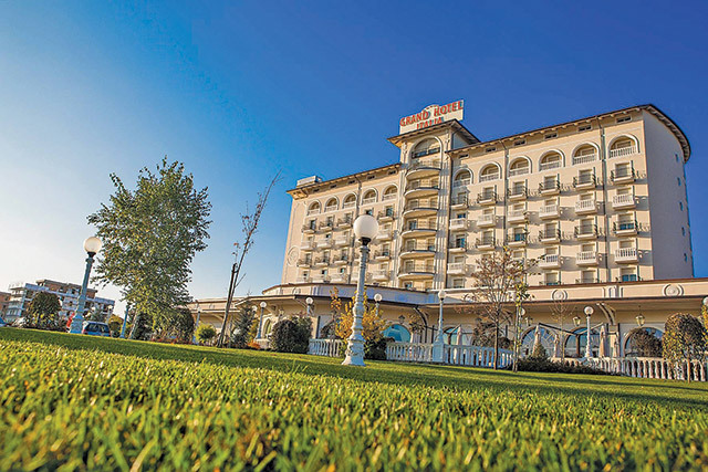 Simion Prunean, hotelul de cinci stele Grand Hotel Italia din Cluj-Napoca, cu afaceri de 37 mil. lei: „Sperăm la o menţinere a cifrei de afaceri la nivelul de anul trecut. Ne vom baza pe evenimentele sportive care se anunţă, dar şi pe Untold. Bugetele companiilor pentru evenimente sunt în scădere“