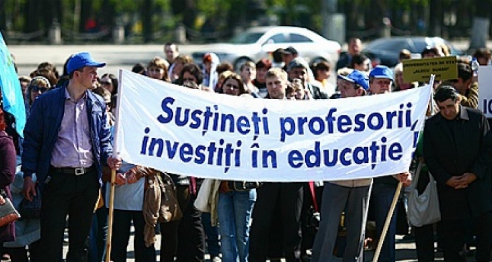 Sindicatele din Educaţie acuză presiuni asupra profesorilor pentru a participa la simularea examenelor naţionale
