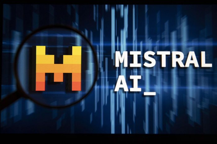 Start-up-ul francez de inteligenţă artificială Mistral a atras 830 mil. dolari prin prima sa finanţare prin datorii, pentru construcţia de centre de date echipate cu cipuri Nvidia în Europa
