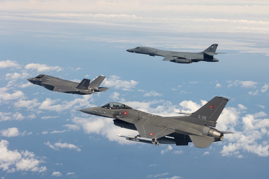 SUA și Canada au trimis avioane de vânătoare pentru a intercepta două aeronave de luptă rusești în apropiere de Alaska