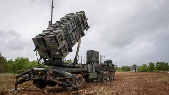 Trei nave comerciale lovite de proiectile în apropierea Iranului, în Strâmtoarea Hormuz