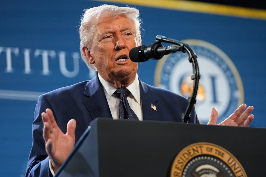 Trump, atac furibund la adresa NATO și a aliaților: „Fără SUA, alianța este un tigru de hârtie / Lași, și ne vom aminti!”