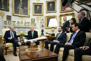 Trump spune că SUA ar putea părăsi NATO. Critici dure la adresa aliaților