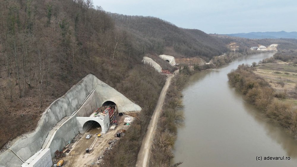 Tunelurile feroviare intrate în șantier în 2021 amână finalizarea magistralei pentru trenuri rapide din vestul României