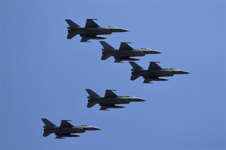 Turcia ia în considerare trimiterea unor avioane F-16 în Cipru