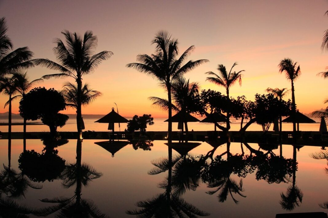 Turist elveţian în Bali, arestat pentru un mesaj obscen pe Instagram / Ar putea fi condamnat la cinci ani de închisoare