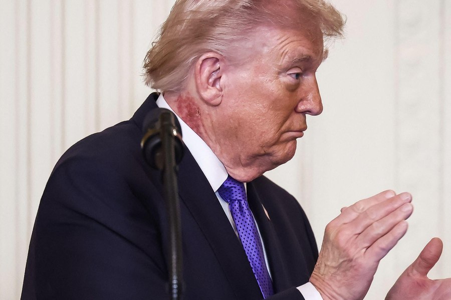 Un jurnalist canadian susține că Putin și Netanyahu dețin videoclipuri compromițătoare cu Trump. „Mai grave decât cele legate de Epstein”