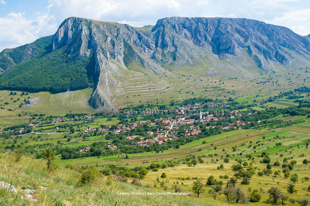 Un motociclist, cetățean maghiar, a decedat într-o drumeţie pe Piatra Secuiului