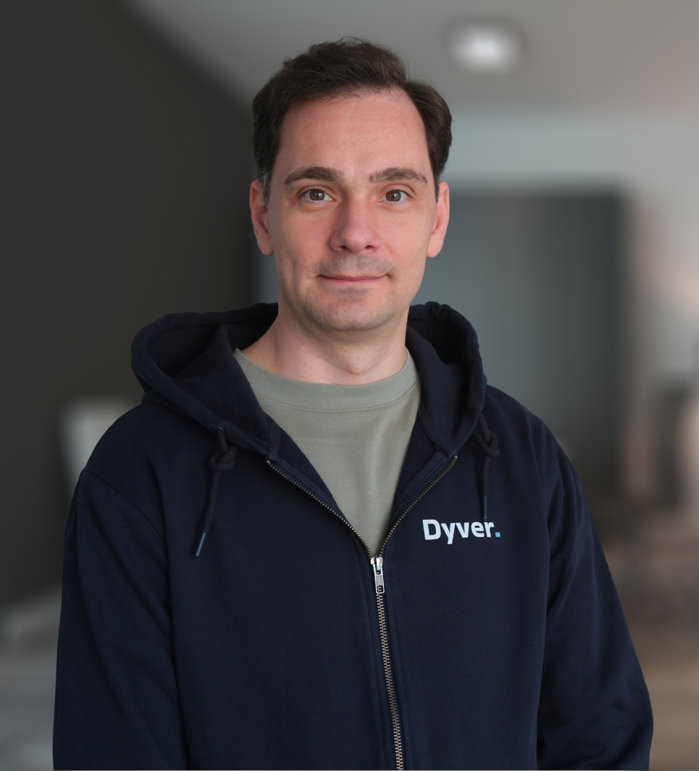 Urmăriţi azi de la ora 19 la emisiunea ZF IT Generation: Cum automatizează noua versiune a platformei Dyver AI generarea de conţinut pentru magazinele online? Ce parteneriate noi a semnat start-up-ul în Europa şi de ce finanţare are nevoie pentru extinderea în SUA? Detalii de la Octavian Dumitrescu, cofondator şi CEO, Dyver AI.