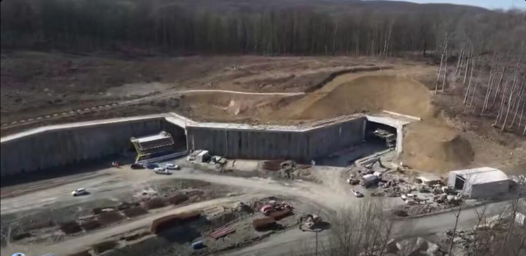 VIDEO Stadiul lucrărilor la secţiunea Margina-Holdea a Autostrăzii Lugoj-Deva a trecut de 50%