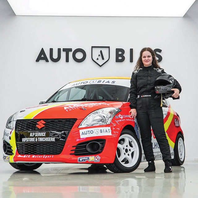 Viteza ca formă de disciplină. Care este povestea Patriciei Sîrbu-Mărculeţ, unul dintre cei mai tineri piloţi de curse din România, cu zece titluri naţionale