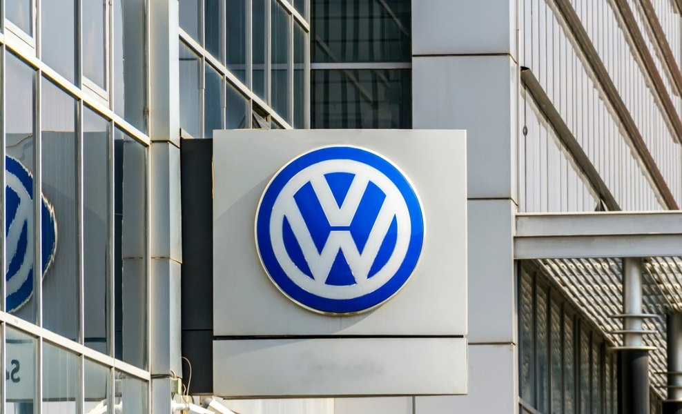 Volkswagen recheamă peste 100.000 de mașini electrice din cauza riscului de incendiu