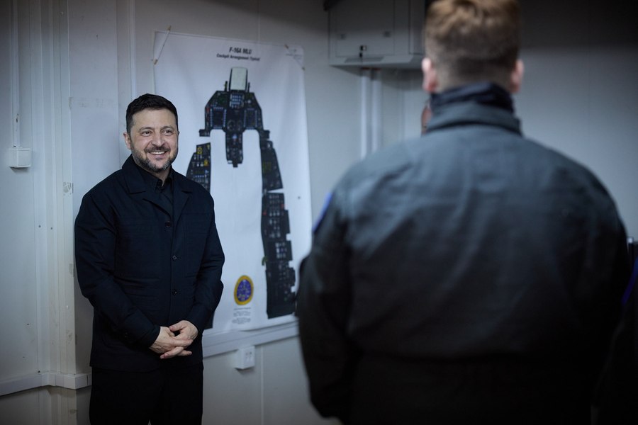Zelenski, la Baza 86 Aeriană de la Borcea: „Întărirea Forțelor Aeriene ale Ucrainei oferă mai multă securitate Europei”