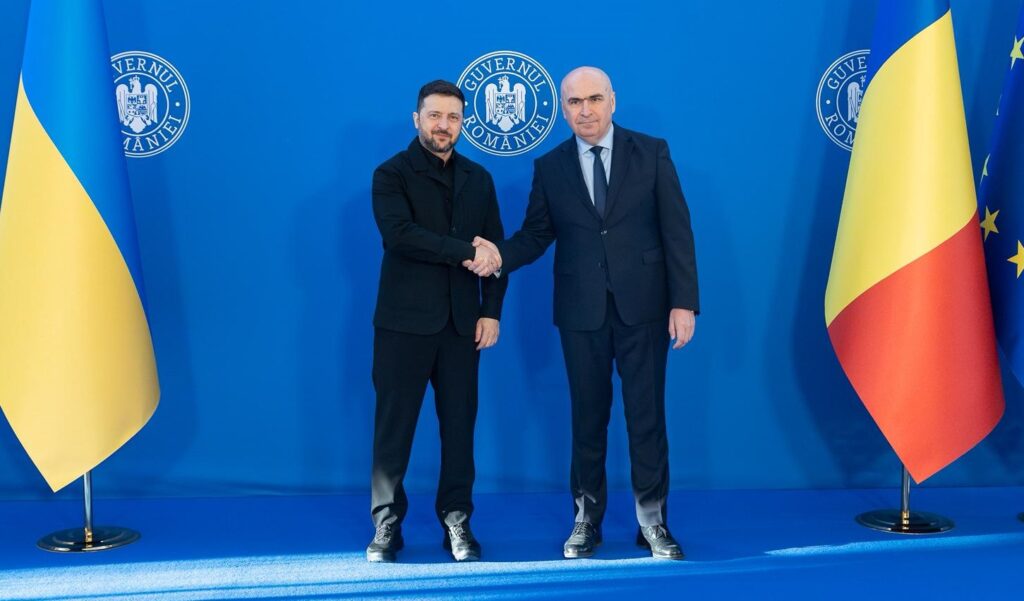 Zelenski și Bolojan au discutat despre proiectele de cooperare în domeniile militar, economic, energetic şi al transporturilor / Guvernul: Președintele Ucrainei a dat asigurări că nicio școală din comunitățile românești nu va fi închisă