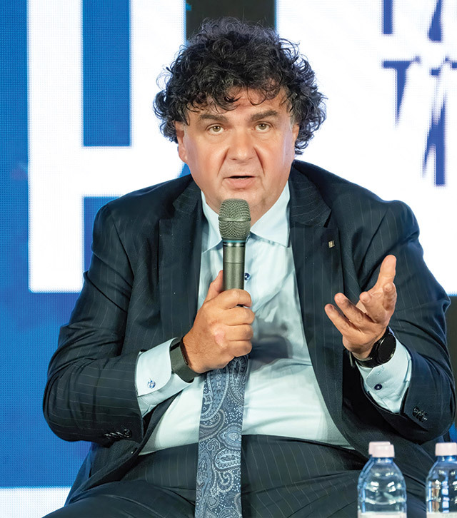 ZF Live. Politehnica Timişoara a finalizat acreditarea primului program de licenţă din România în ingineria dronelor. Florin Drăgan, rector, UPT: „Banatul are o tradiţie în industria automotive, iar aceste competenţe pot fi transferate spre aeronautică“