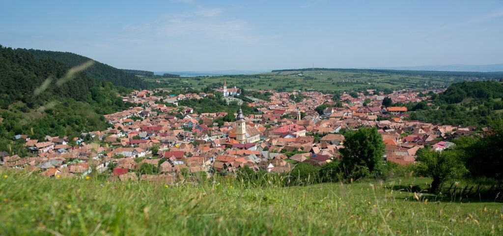 1.000 de alergători participă la „Urme pe Play”, etapa de maraton a Campionatelor Naționale de Alergare Montană, la Rășinari