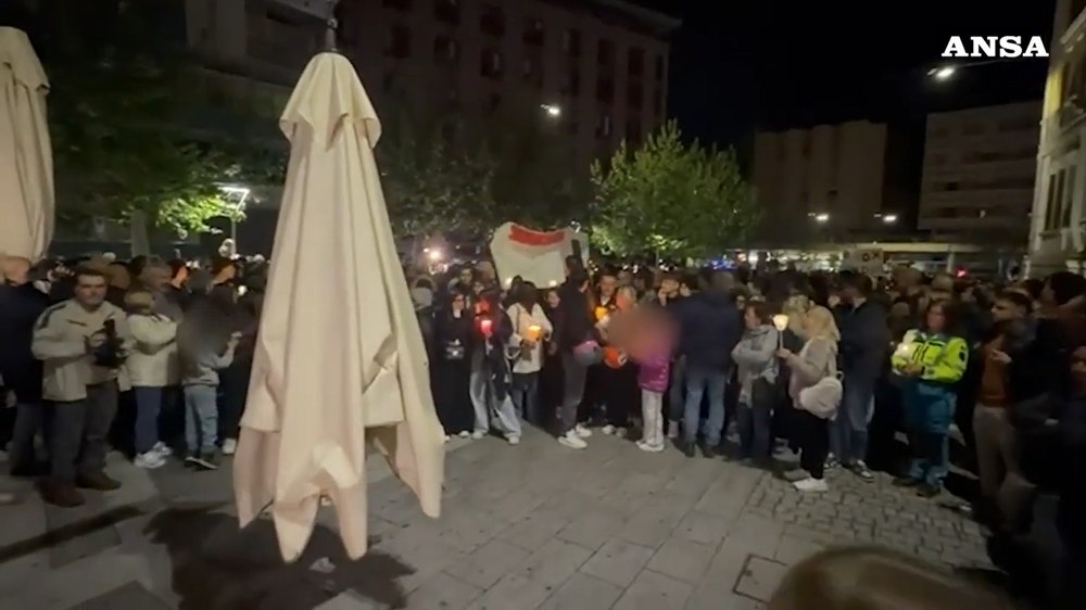 10.000 de oameni au ieșit în stradă în Italia, după uciderea unui bărbat de niște tineri români. Tensiuni între italieni și comunitatea românească