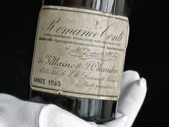 750 de mii de euro pentru o singură sticlă de vin / Un Romanée-Conti din 1945 a fost vândut la licitație / ”Este cel mai mare vin pe care l-am gustat vreodată”