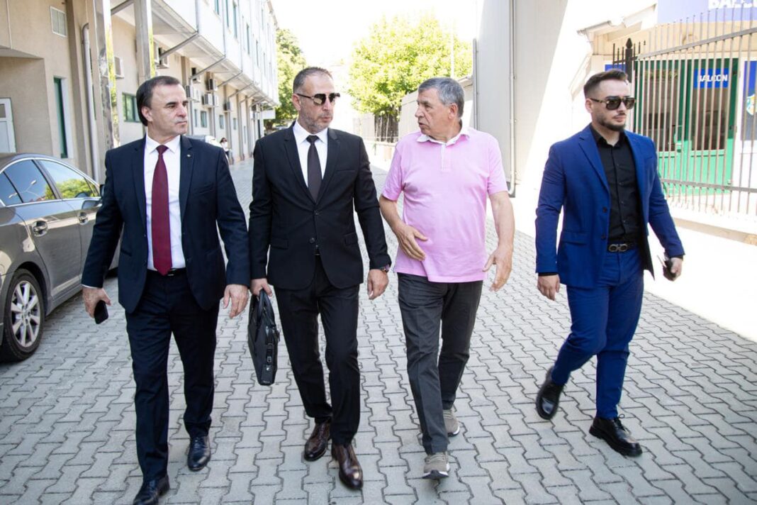 Afacerile și conexiunile de business ale familiei Bicuți, implicată în finanțarea operațiunii „Pozele Elenei Lasconi”