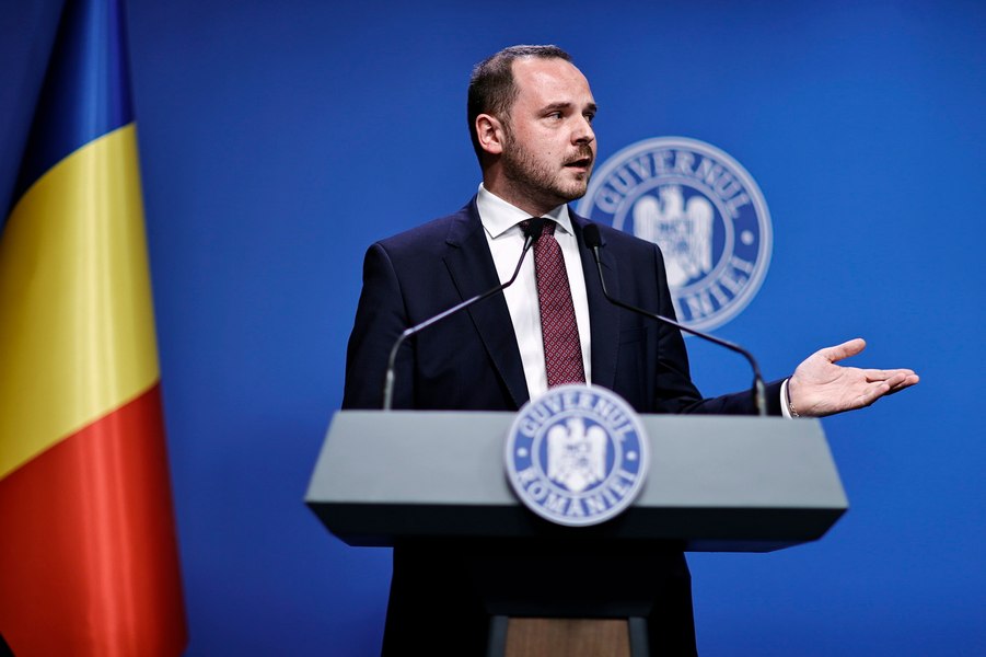Alexandru Rogobete spune că îi era jenă să iasă în public la începutul mandatului de ministru: „Mi se punea așa o pată care se numea deficit”