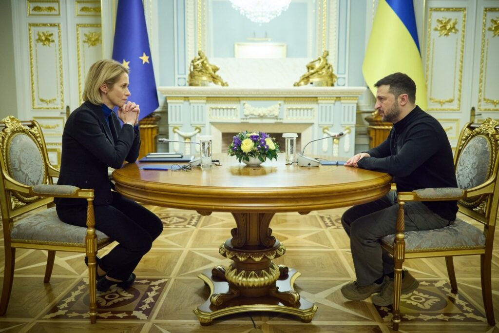 Ambasadorii statelor membre ale UE au aprobat împrumutul de 90 de miliarde de euro pentru Ucraina / Zelenski a anunțat că merge personal în Cipru pentru a se asigura că împrumutul e deblocat