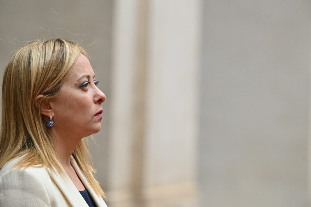 Ambasadorul Rusiei la Roma a fost convocat după ce Meloni a fost numită la televiziunea rusă de către propagandistul Soloviov „o rușine pentru rasa umană”, „o bestie sălbatică” și „o idioată cu acte”