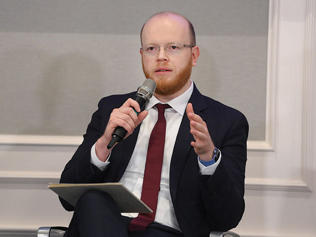 Analiză RoEM-UBB FSEGA: Prelungirea conflictului din Iran şi riscurile pentru aprovizionarea cu petrol generează efecte tot mai vizibile asupra economiilor europene, inclusiv asupra celei româneşti. Fiecare creştere de 10% a preţului barilului de petrol Brent poate adăuga aproximativ 0,3 puncte procentuale la rata anuală a inflaţiei