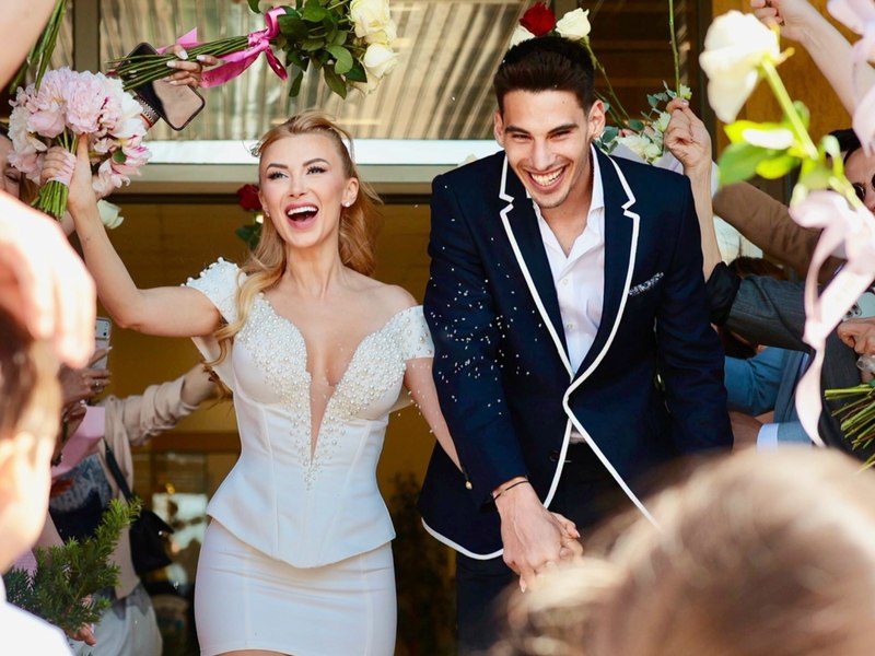 Andreea Bălan s-a căsătorit cu Victor Cornea. Tatăl artistei nu a fost prezent