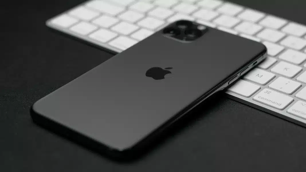 Apple pregătește extinderea gamei „Ultra”: iPhone pliabil și MacBook de top în planurile companiei