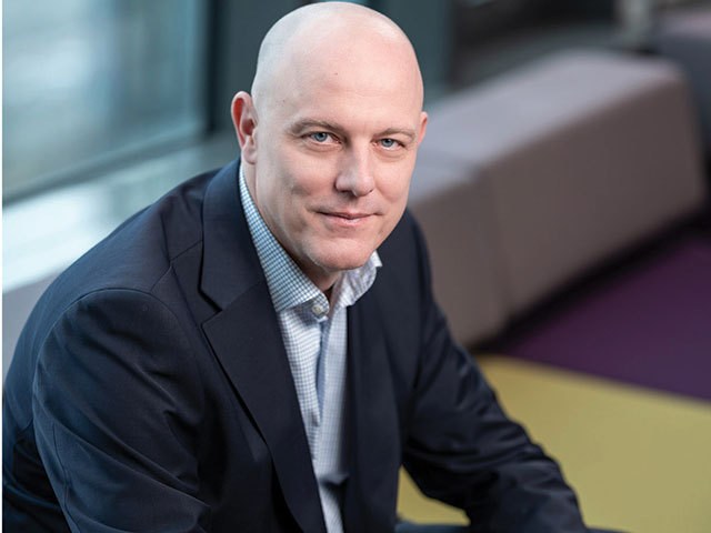 Arnaud Dussaix, director achiziţii şi aprovizionare, Carrefour România: „La nivelul pieţei nu s-a observat o scădere a consumului de carne în post, dar am văzut o prezenţă puternică a peştelui în coşul de cumpărături: somonul, păstrăvul şi dorada au crescut în cantitate faţă de iarna anterioară“