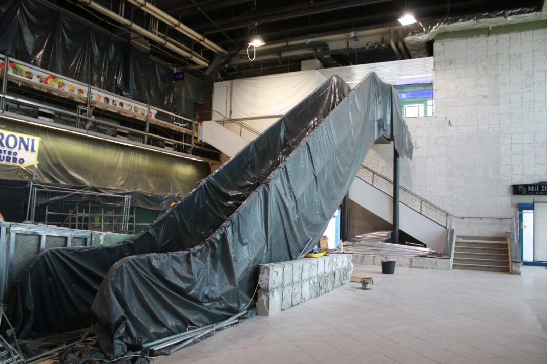 Ascensoarele, trotuarele şi scările rulante de pe Aeroportul Otopeni vor fi înlocuite / Contractul în valoare de 24 milioane lei va fi executat etapizat în următorii trei ani