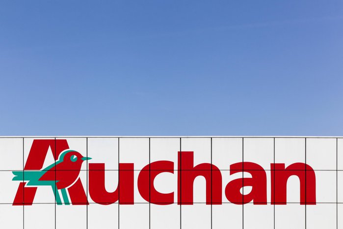 Auchan România marchează 20 de ani de prezenţă pe piaţa locală, unde deţine peste 500 de magazine, după investiţii de peste 750 mil.euro. În 2026, retailerul va deschide un supermarket şi un hipermarket în Bucureşti