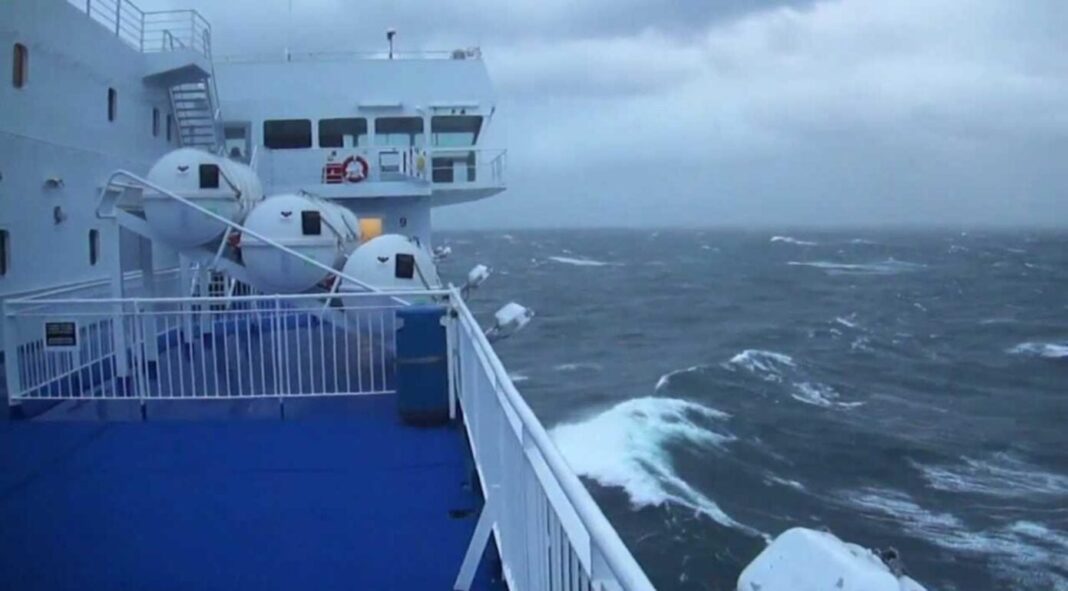 Avertisment pentru românii care merg în Grecia de 1 Mai: transportul maritim blocat