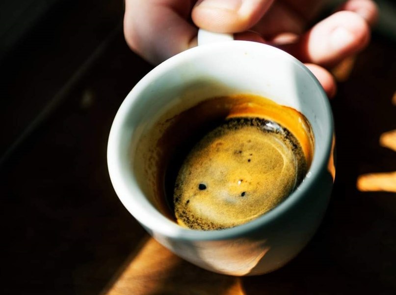 Băutura care poate înlocui cafeaua și nu conține cofeină: calmează organismul, susține digestia și are efect diuretic