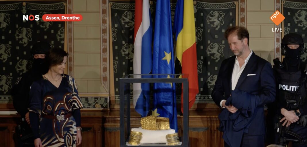 BREAKING Coiful dacic de la Coțofenești a fost prezentat de poliția din Țările de Jos