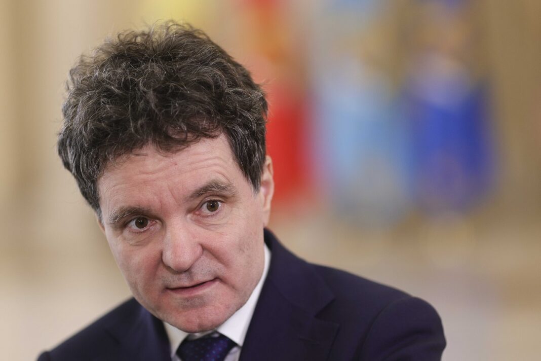 BREAKING: Nicușor Dan, după consultările cu partidele și minoritățile: În orice formulă politică, majoritară, minoritară, vom avea nevoie de dialog / Toți au exclus în mod expres o guvernare cu AUR / Calm și vom trece prin asta!