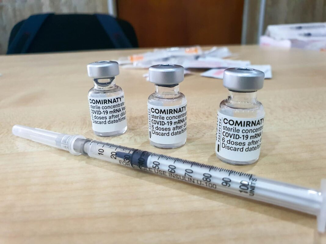 BREAKING | România, obligată să plătească peste 3 miliarde de lei și să preia aproape 29 de milioane de doze de vaccin anti-COVID / Decizia dată de instanța din Bruxelles nu este definitivă