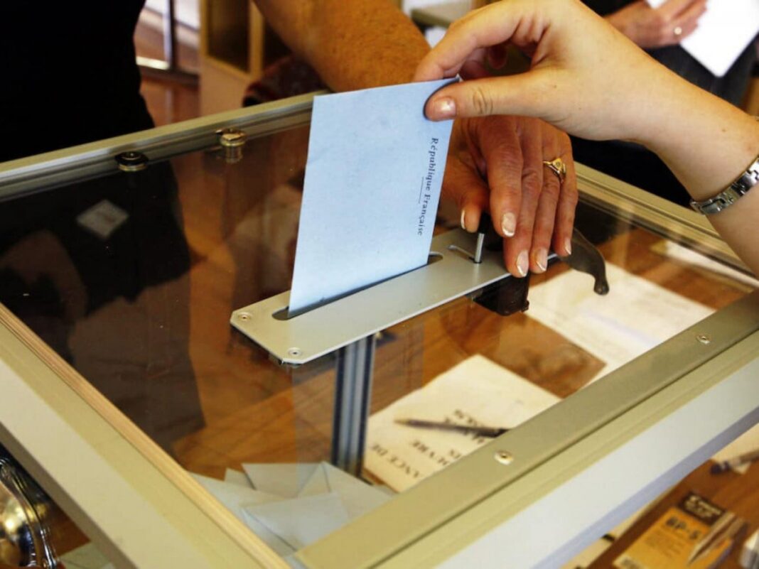 Bulgaria votează din nou în umbra instabilității: Rumen Radev, favorit într-un scrutin decisiv