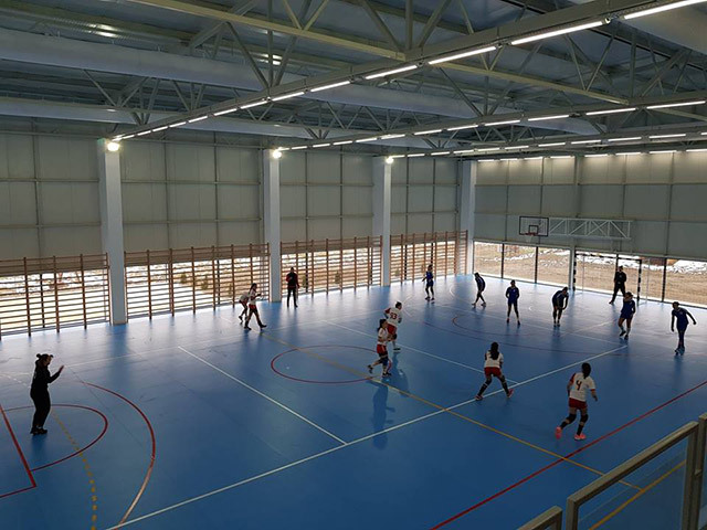 Business sportiv. Peste 450 de săli de sport, cu o valoare totală de peste 3,3 miliarde lei, au fost construite în ultimul deceniu în toată ţara prin Compania Naţională de Investiţii. Ce se întâmplă cu ele şi cine le foloseşte?